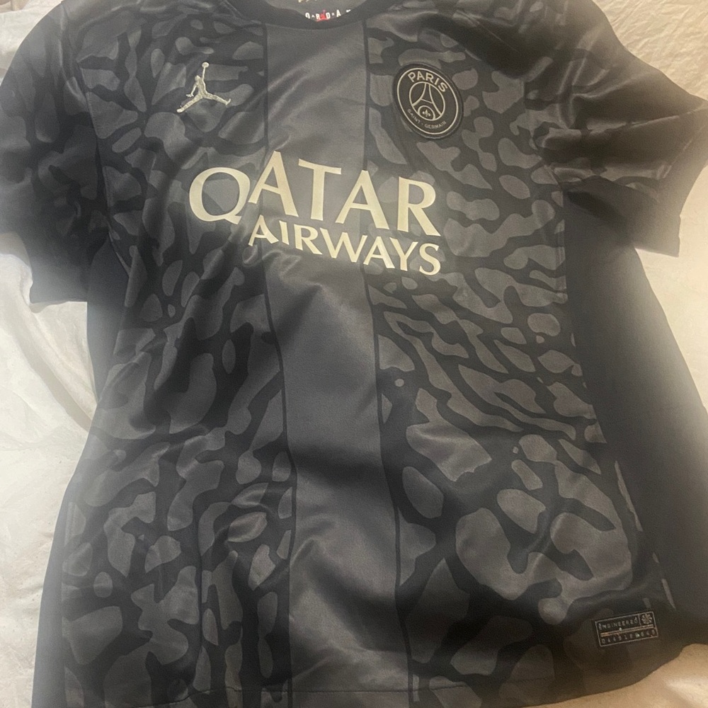 Jordan Mens black  PSG Qatar Airways Jersey with Subtle Camouflage Print